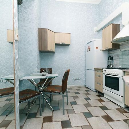 Stylish Two-Level Flat 2 Min From Khreschatyk Kiev Bagian luar foto