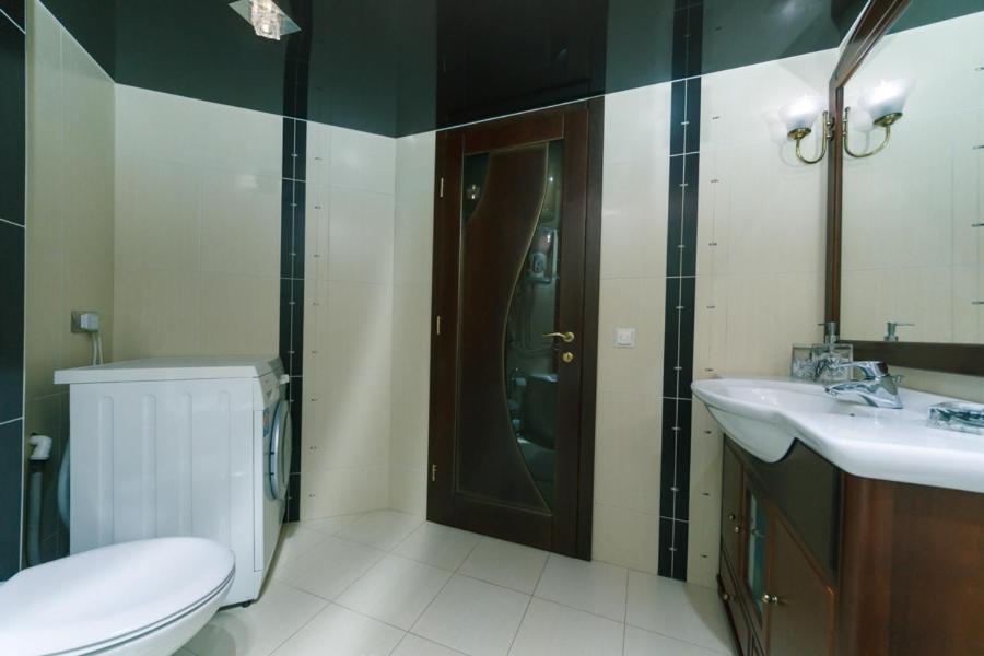 Stylish Two-Level Flat 2 Min From Khreschatyk Kiev Bagian luar foto