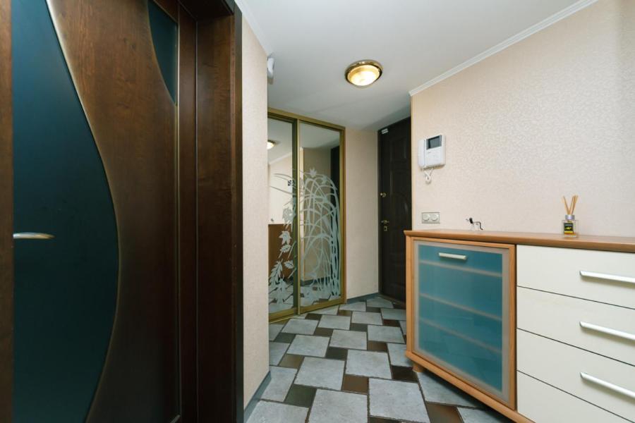 Stylish Two-Level Flat 2 Min From Khreschatyk Kiev Bagian luar foto