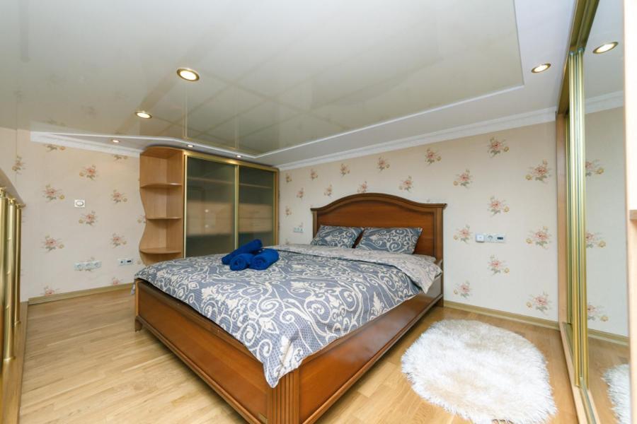 Stylish Two-Level Flat 2 Min From Khreschatyk Kiev Bagian luar foto